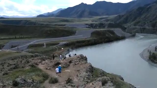 Слияние Чуи и Катуни - Смотровая площадка у слияния рек Чуя и Катунь смотреть онлайн