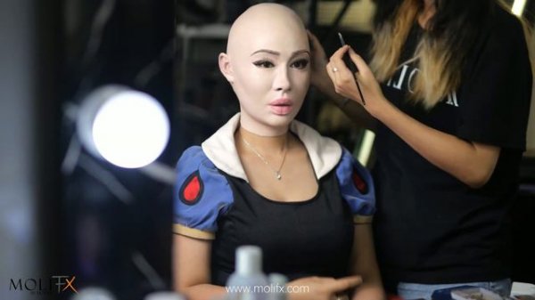 Snow White In Silicone Mask | Female Mask Transformation by MoliFX