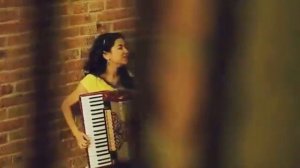 Что делать мне душа больна...