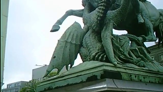 St. Georg "fighting with the dragon" - Nikolaiviertel Berlin смотреть онлайн