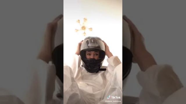 УТРО ПОДРУГ ПОСЛЕ НОЧЕВКИ смотреть онлайн