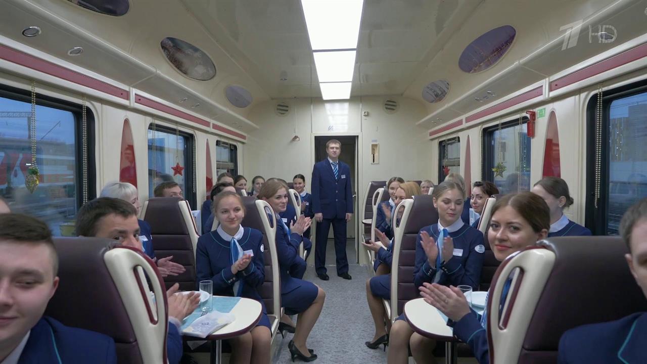 Поезд Петербург - Севастополь уже в дороге и скоро проедет по новому железнодорожному мосту