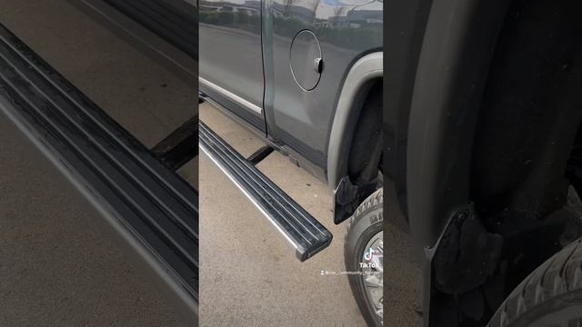 How to Use the Running boards on a 2018 GMC Sierra Denali смотреть онлайн