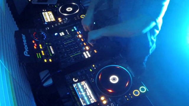 Zhenya M - Disco, House mix june 9th' 19, Pioneer cdj 2000nxs2, djm 900nxs2, rmx 1000 смотреть онлайн