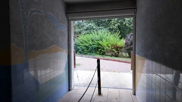 Je n'avais jamais vu un PARC AQUATIQUE ABANDONNÉ comme celui ci ! | URBEX смотреть онлайн
