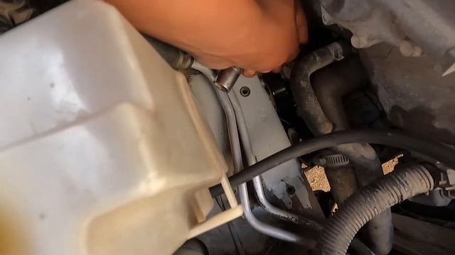 Como cambiarle la banda a un auto | 50y18 | Infiniti i35 2002 смотреть онлайн