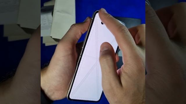 чёрная точка на экране. Samsung z flip 3. смотреть онлайн