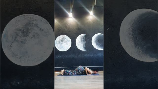 Обучающее видео "Приветствие луне" "Chandra Namascar" смотреть онлайн