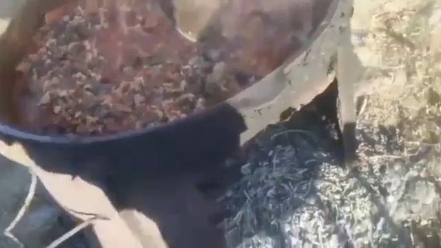 Голова БЫКА Приготовленная в Казане! Сочный рецепт мясо из говядины.УЛИЧНАЯ ЕДА МИРА смотреть онлайн