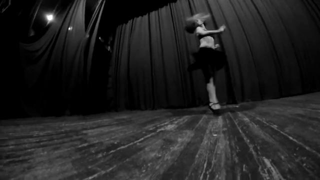 Dance in ballet shoes by Dolphin Factory смотреть онлайн