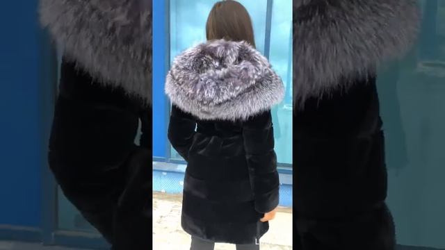 Шуба из меха стриженного бобрика с чернобуркой?
плюшевый бархатный мех смотреть онлайн
