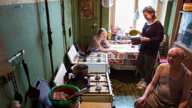 Почему в советских домах строили такие маленькие кухни?