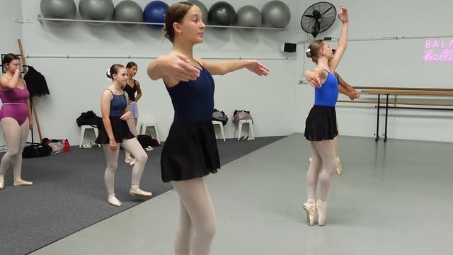 Ballet Vlog! Saturdays at my studio... смотреть онлайн