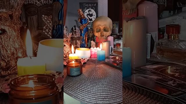СТУЧИТ ГРЕМИТ НА ВАШЕМ ПОРОГЕ СТОИТ ??♀️ТАРО ❤️? смотреть онлайн
