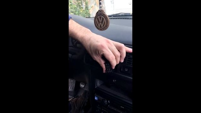 1 Dakikada Golf IV 4 lü Flaşör değişimi смотреть онлайн