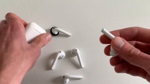 Выпадают наушники AirPods c ушей?