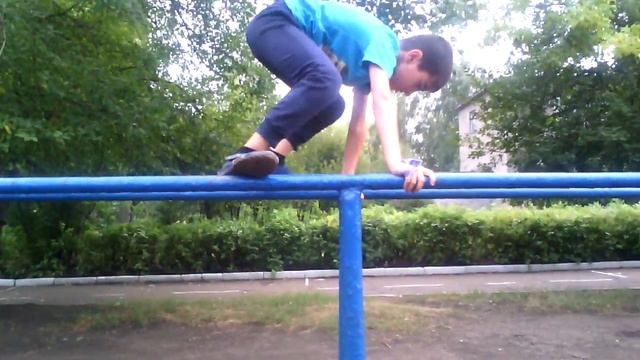 Трюки на турнике смотреть онлайн