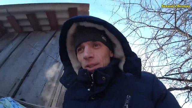 В ДЕРЕВНЕ У БАБУШКИ / КАК ОНА ЖИВЕТ / ПОМОГАЕМ БАБУШКЕ ПО ХОЗЯЙСТВУ / БАБУШКА ГОТОВИТ смотреть онлайн