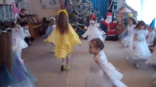 Танец "Птиц" Д/с "Рябинка" г.Горняк смотреть онлайн