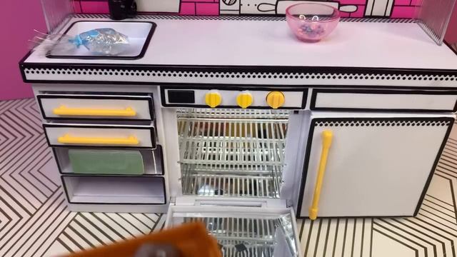 NEW!!!! Mini Verse Make It Mini Food Kitchen!!!!! Unboxing!!!! 3 New Collectibles!!! смотреть онлайн