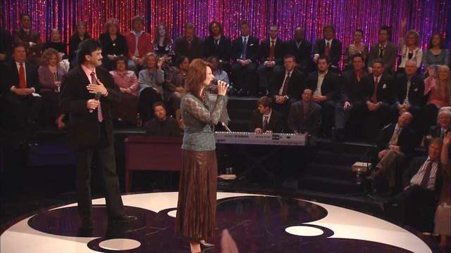 Charlotte Ritchie, Ivan Parker - Tell Me the Story of Jesus/I Love to Tell the Story (Medley) [Live смотреть онлайн