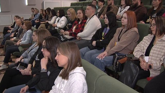 В Сургутском районе молодёжь научили оформлять гранты и пользоваться инициативным бюджетированием смотреть онлайн
