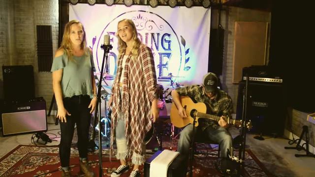 Girl In A Country Song Cover By Finding Dixie смотреть онлайн