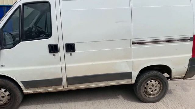 Lot 17 Peugeot Boxer ML06 CGE смотреть онлайн