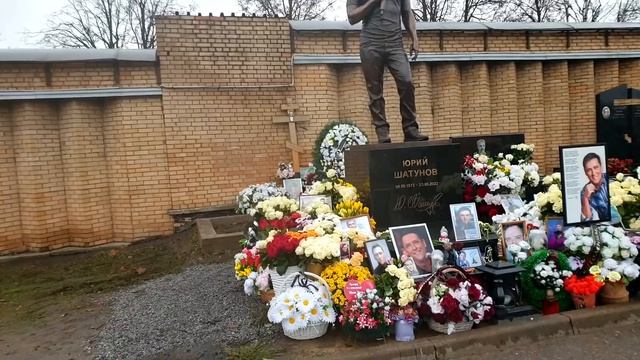 Зажгли свечу Юре Шатунову.... смотреть онлайн