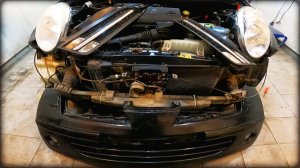 Снимаем передний бампер Nissan Micra 2002-2010год