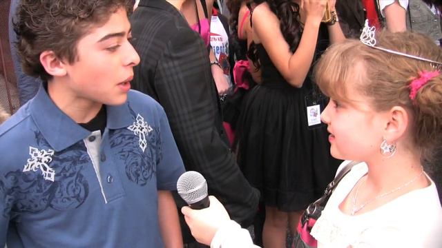 RYAN OCHOA talks NICKELODEON vs. DISNEY, iCARLY & PAIR OF KINGS w/Princess of the Press-PIPER REESE смотреть онлайн