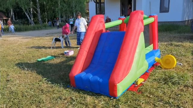 надувной детский комплекс.mp4