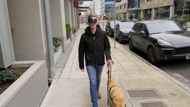 Blind Man Tests Apple Vision Pros