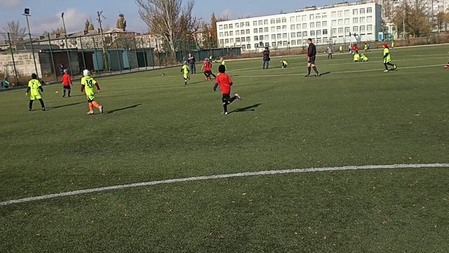 КДЮСШ (Макеевка) 2013 - ДЮФА ЕМЗ (Енакиево) 2013 Счёт 7-1 Второй тайм смотреть онлайн