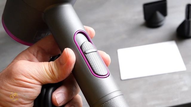 Professional Hair Dryer D087 - Haartrockner 2000W - ElectriBrite Hands-on (Deutsch, Engl. Hints)