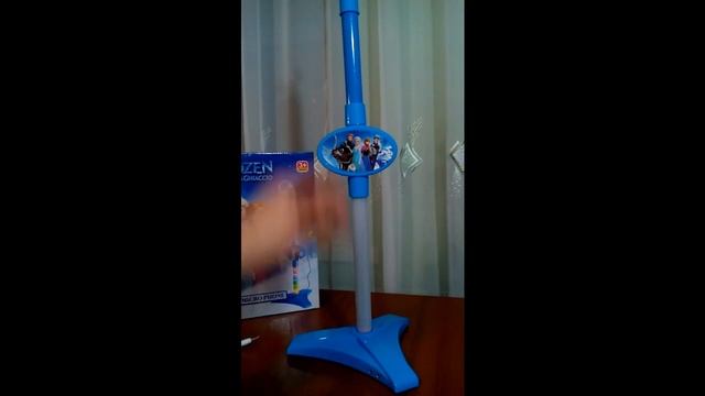 Микрофон.Усиливает голос.Подключается телефон и мр3 плеер. смотреть онлайн