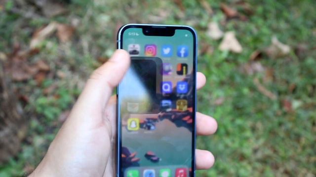 iPhone 13 Mini Vs Samsung Galaxy S21! (Comparison) (Review) смотреть онлайн