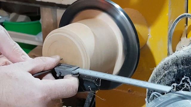 Woodturning birch \ Волшебная шкатулка из липы, точение липы. смотреть онлайн