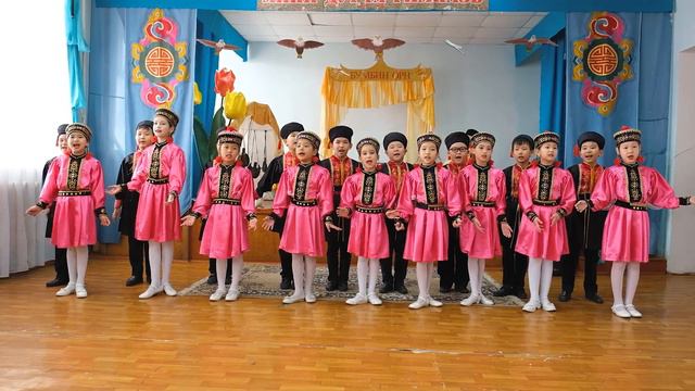 калмыцкая народная песня "Джомбан Гоода" вокальная группа 2в класс смотреть онлайн