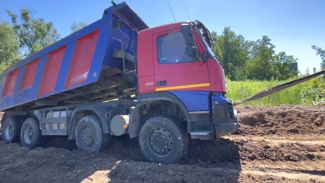 Справился вытянул самосвал VOLVO, гусеничный экскаватор CAT319 DLN, ООО 