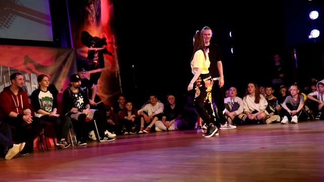 30) HipHop ADULT 1/2 | КАРО VS СМЕТЮК смотреть онлайн