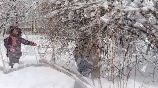 СНЕЖНАЯ ЗИМНЯЯ СКАЗКА Москву засыпало снегом Красиво, как в сказке! СУГРОБЫ (Эмилия) смотреть онлайн