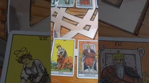 Таро расклад на жив человек или мертв, полезен для поиска пропавших без вести и причин смерти.