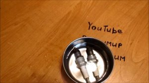 Не чистите свечи зажигания в уксусе с содой!