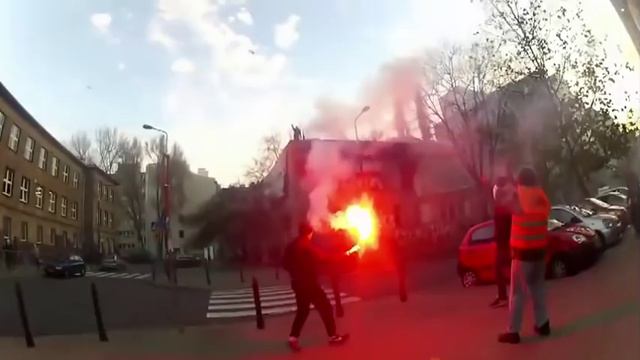 Independence day in Poland: Fight vs antifa смотреть онлайн
