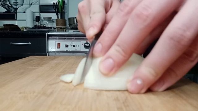 КУРИНЫЕ НОЖКИ С ЧЕСНОКОМ/НОВОГОДНИЕ РЕЦЕПТЫ Kirill Gotovit смотреть онлайн