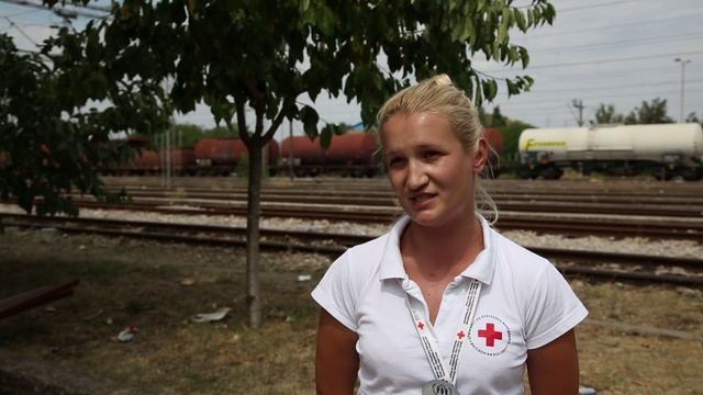 Red Cross assists migrants in the Former Yugoslav Republic of Macedonia смотреть онлайн