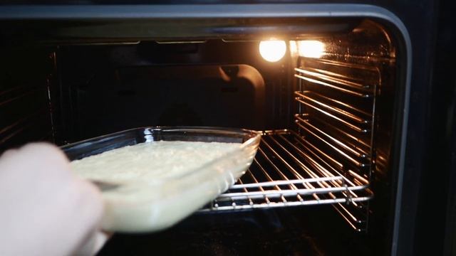 ЛУЧШЕ МАННОЙ КАШИ! Яблочный МАННИК на кефире смотреть онлайн