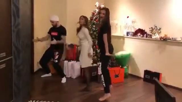 Все танцуют под Бузову смотреть онлайн