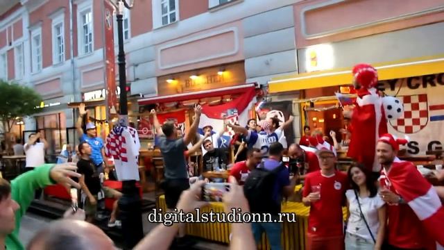 Хорватские и датские футбольные фанаты в Нижнем Новгороде смотреть онлайн